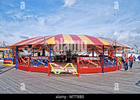 Twister Fête foraine Ride, Brighton Pier Banque D'Images