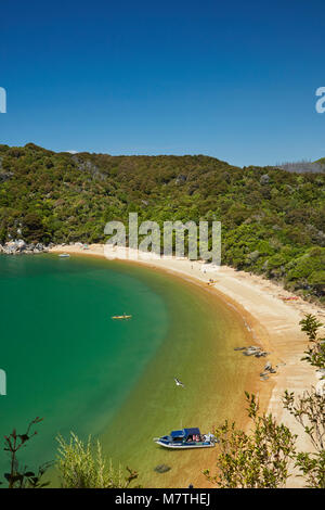 Taxi de l'eau au Te Pukatea Bay, parc national Abel Tasman, région de Nelson, île du Sud, Nouvelle-Zélande Banque D'Images