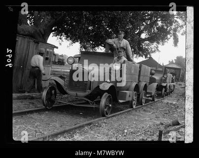 Les perturbations de la Palestine de 1936. Chariot à moteur sur les chemins de Palestine précédant les trains d'enquêter sur la voie LOC.18108 matpc Banque D'Images