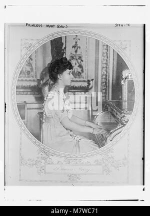 Ce portrait représente la princesse Marie d'Angleterre, capturée dans un cadre formel. L'image met en valeur sa tenue royale et son statut noble. Banque D'Images