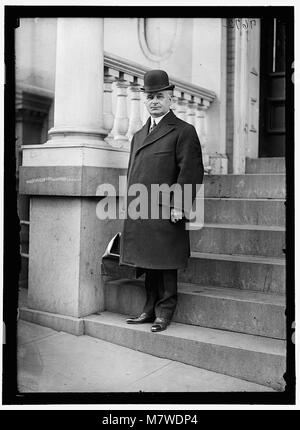 Hugh Frayne, président de la division du travail du War Industries Board, tel qu'illustré dans un portrait officiel. Le War Industries Board a joué un rôle crucial dans l'organisation de la production industrielle pendant la première Guerre mondiale Banque D'Images