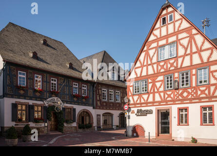 Gasthaus Zum Krug, Hattenheim, Rheingau, Hessen, Allemagne Banque D'Images