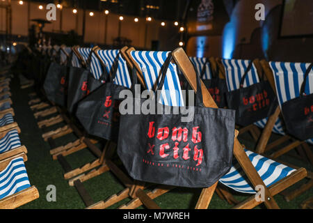 La bombe 'City' Los Angeles premiere tenue au toit de la Cinelounge Montalban Theatre dispose d''atmosphère où : Los Angeles, California, United States Quand : 09 Feb 2018 Credit : Sheri/WENN.com Determan Banque D'Images