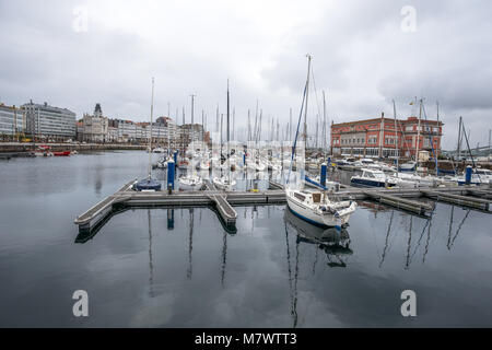 La Corogne, Galice Espagne -13 juin 2016 : Le port de La Coruna, Espagne le 13 juin, 2016. Il fournit un point de distribution pour les produits agricoles de la Banque D'Images