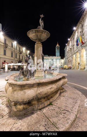 Piazza Arringo, Ascoli Piceno, Marches, Italie district Banque D'Images