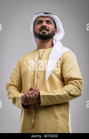 Bel homme arabe des portraits en studio Banque D'Images