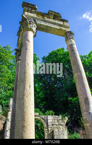 WINDSOR, Royaume-Uni -28th Aug 2016 : les ruines de la ville romaine de Leptis Magna est sur l'affichage pour les touristes au Windsor Great Park à Windsor. Banque D'Images