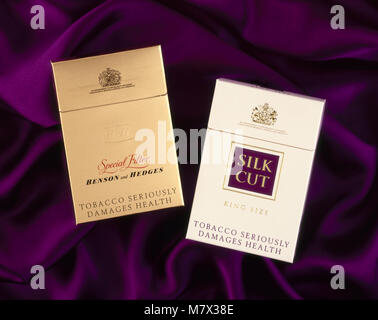Paquet de cigarettes Benson Hedges la cigarette Photo Stock - Alamy