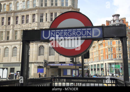 La station de métro Knightsbridge Londres Banque D'Images