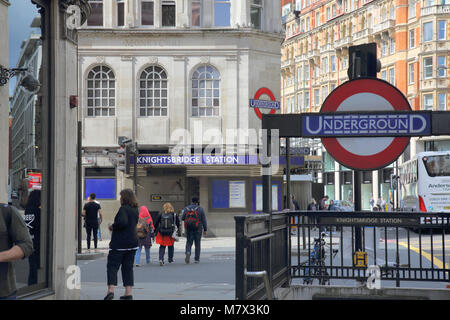 La station de métro Knightsbridge Londres Banque D'Images