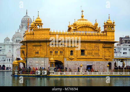 Gurdwara Sikh Temple d'or à Amritsar, Punjab, India Banque D'Images