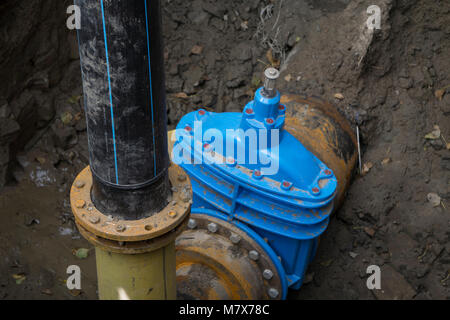 Avec la chaleur et des capteurs de pression sur le flasque de tuyaux d'eau fourniture Banque D'Images