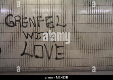 Tour de Grenfell Graffiti Hommage Banque D'Images