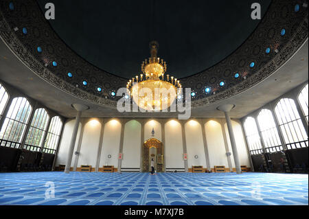 Une vue de la salle de prière à la mosquée de Regent's Park à Londres, qui a été nouvellement répertoriées au grade II* par l'Angleterre historique. Banque D'Images