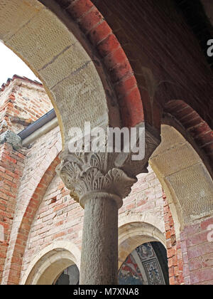 Albugnano (ASTI), Piémont, Italie.Santa Maria di Vezzolano église romane Banque D'Images