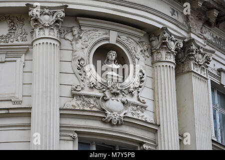 Bucarest, Roumanie. Le 5 février 2017. Façade d'un immeuble ancien Banque D'Images