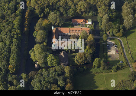 Vue aérienne, château, Château, Bladenhorst Castrop-Rauxel, Ruhr, Rhénanie du Nord-Westphalie, Allemagne, Europe, les oiseaux-lunettes de vue, vue aérienne, l'AERI Banque D'Images