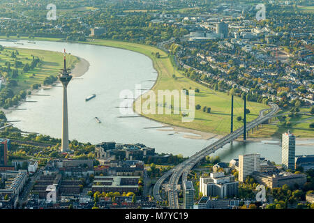 Vue aérienne, la tour de télévision de passage du Rhin, le Parlement, Rhénanie du Nord-Westphalie, Allemagne, Europe, oiseaux, yeux-vue, vue aérienne, la photographie aérienne, l'ae Banque D'Images