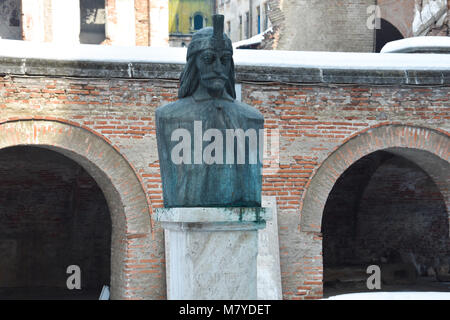 Bucarest, Roumanie. Le 3 février 2017. La Statue de Vlad Tepes. Vieille Ville (Centru Vechi) Banque D'Images