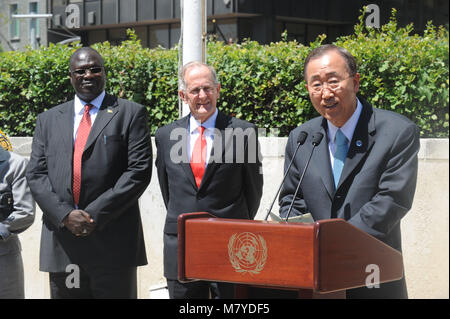 Soudan du Sud VICE-PRÉSIDENT Riek Machar Teny-Dhurgon drapeau à la cérémonie marquant l'admission de la République du Soudan du Sud comme le 193ème membre de l'Organisation des Nations Unies. La ville de New York. Le 14 juillet 2011. Crédit : Dennis Van Tine/MediaPunch Banque D'Images