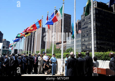 Soudan du Sud VICE-PRÉSIDENT Riek Machar Teny-Dhurgon drapeau à la cérémonie marquant l'admission de la République du Soudan du Sud comme le 193ème membre de l'Organisation des Nations Unies. La ville de New York. Le 14 juillet 2011. Crédit : Dennis Van Tine/MediaPunch Banque D'Images