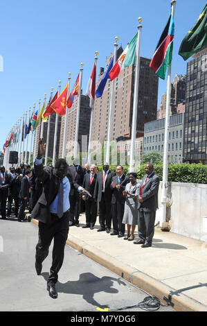 Le drapeau Cérémonie marquant l'admission de la République du Soudan du Sud comme le 193ème membre de l'Organisation des Nations Unies. La ville de New York. Le 14 juillet 2011. Crédit : Dennis Van Tine/MediaPunch Banque D'Images