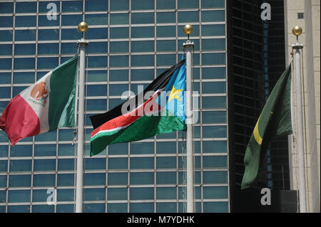 Le drapeau Cérémonie marquant l'admission de la République du Soudan du Sud comme le 193ème membre de l'Organisation des Nations Unies. La ville de New York. Le 14 juillet 2011. Crédit : Dennis Van Tine/MediaPunch Banque D'Images