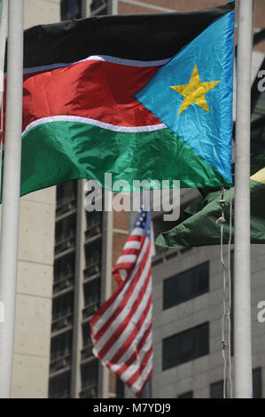 Le drapeau Cérémonie marquant l'admission de la République du Soudan du Sud comme le 193ème membre de l'Organisation des Nations Unies. La ville de New York. Le 14 juillet 2011. Crédit : Dennis Van Tine/MediaPunch Banque D'Images