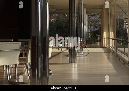 Intérieur de la Villa Tugendhat à Brno, République tchèque. La célèbre villa moderniste conçu par l'architecte allemand Ludwig Mies van der Rohe a été construit de 1928 à 1930 pour la famille Tugendhat. Banque D'Images