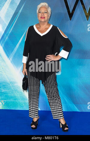 Londres, Royaume-Uni. 13Th Mar, 2018. Denise Welch arrive pour la première d'un film européen en temps de ride Crédit : Raymond Tang/Alamy Live News Banque D'Images