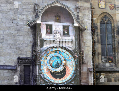 Prague, République tchèque. 14Th Mar, 2018. Prague a commencé avec la projection de cartographie historique de Prague l'horloge astronomique sur l'Ancien hôtel de ville de Prague, en République tchèque, le 14 mars 2018. La projection se déroulera pendant la reconstruction de l'horloge réelle. L'horloge a été complètement démonté. Photo : CTK/Vondrous Romain Photo/Alamy Live News Banque D'Images