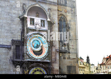 Prague, République tchèque. 14Th Mar, 2018. Prague a commencé avec la projection de cartographie historique de Prague l'horloge astronomique sur l'Ancien hôtel de ville de Prague, en République tchèque, le 14 mars 2018. La projection se déroulera pendant la reconstruction de l'horloge réelle. L'horloge a été complètement démonté. Photo : CTK/Vondrous Romain Photo/Alamy Live News Banque D'Images