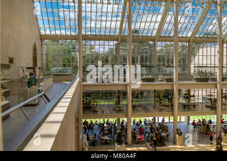 L'American Wing Cafe du Metropolitan Museum of Art également connu sous le nom de met, le plus grand musée d'art des États-Unis, Manhattan, New York Banque D'Images