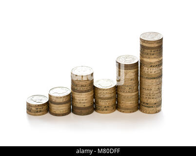 Concept de croissance financière de 1 livre de pièces empilées isolated on white Banque D'Images