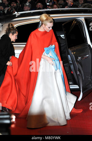 15 février 2018 - Berlin Elle Fanning arrivant à l'Isle of Dogs Tapis Rouge au cours de la Berlinale 2018 Banque D'Images