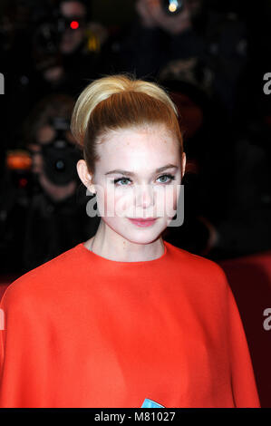 15 février 2018 - Berlin Elle Fanning arrivant à l'Isle of Dogs Tapis Rouge au cours de la Berlinale 2018 Banque D'Images