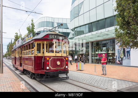 Tour de ville en tramway sur High Street, Christchurch, Canterbury, Nouvelle-Zélande Banque D'Images