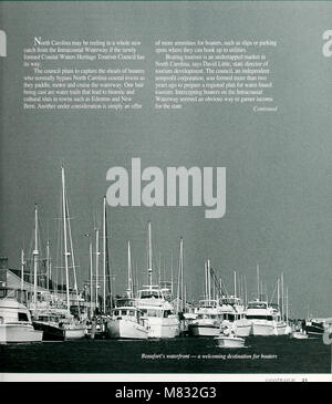 « Coast Watch » (1979) donne un aperçu complet de la surveillance côtière, en mettant l'accent sur la surveillance environnementale, la sécurité et la protection des ressources marines le long des côtes. Banque D'Images