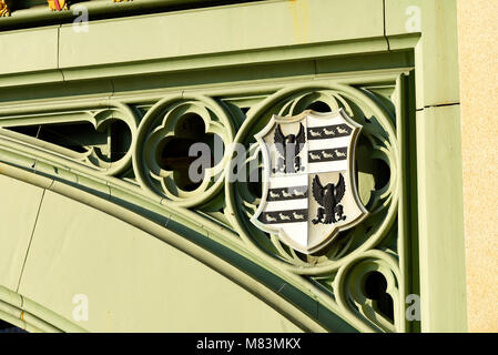 Armoiries de Henry John Temple, 3e vicomte Palmerston, Premier ministre et premier lord du Trésor sur Westminster Bridge, Westminster, Londres, Royaume-Uni Banque D'Images