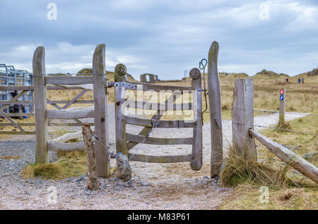 UK, Anglesey, Newborough, 11 mars 2018. L'emblématique porte sur l'île Llanddwyn. Banque D'Images