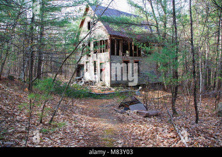 La carrière de granit Redstone abandonnés dans Conway, New Hampshire, USA Banque D'Images