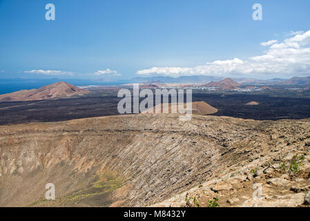 Cratère de Caldera Blanca, ancien volcan à Lanzarote, îles Canaries, Espagne Banque D'Images