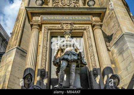 Le Monument de l'Amiral Gaspard de Coligny sur Rue du Rivoli dans le 1er arrondissement de Paris France Banque D'Images