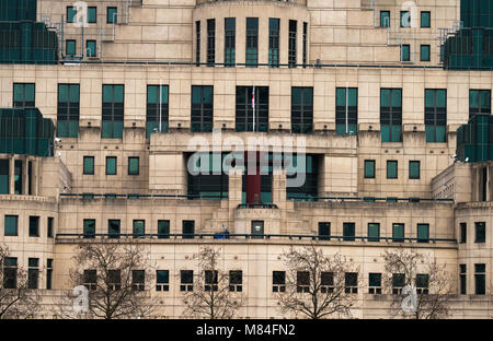 MI6 - Siège sis à Vauxhall Cross, Londres, Angleterre, Royaume-Uni. Mars 2018 Le bâtiment SIS ou MI6 Building à Vauxhall Cross abrite le siège de Banque D'Images