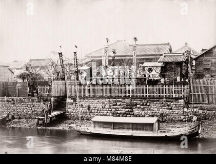 Japon 1871 - une maison de thé sur jour de fête - de 'l'Extrême-Orient" Banque D'Images