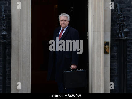 Premier Ministre du Pays de Galles Carwyn Jones arrivant pour des entretiens à Downing Street à Londres, dans la dernière offre pour mettre fin au conflit qui a mis au point avec les gouvernements décentralisés du gouvernement britannique sur le retrait de l'UE phare de loi. Banque D'Images