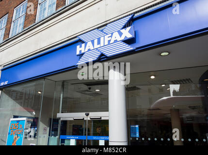 Halifax Bank sur Kensington High Street, Kensington, London, UK Banque D'Images