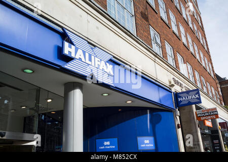 Halifax Bank sur Kensington High Street, Kensington, London, UK Banque D'Images