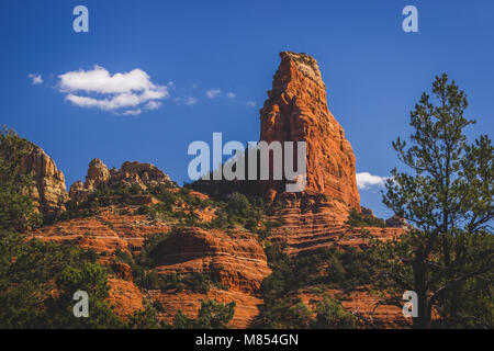 "La Fin" rock formation article en bonne place dans la Red Rock Secret Mountain Wilderness vue depuis le sentier de randonnée, Brins Mesa National Coconino Fo Banque D'Images