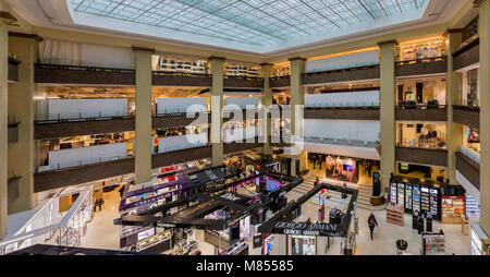 Vue de l'intérieur de magasin à Helsinki, Finlande Banque D'Images